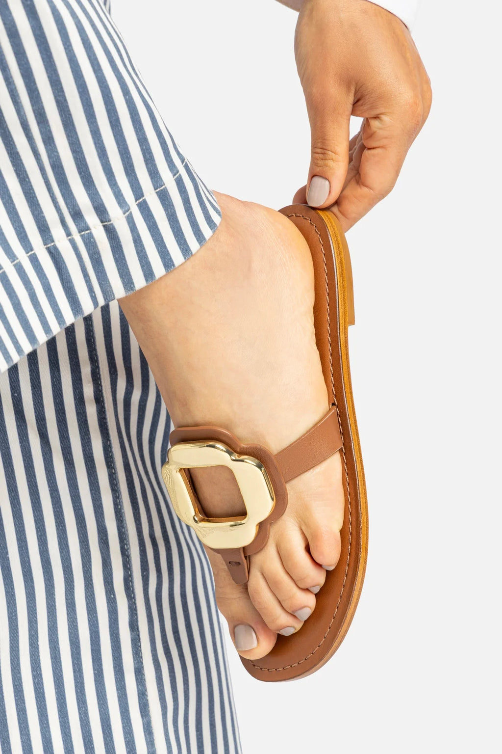 Caramel Leather Thong Sandal with Gold Hardware